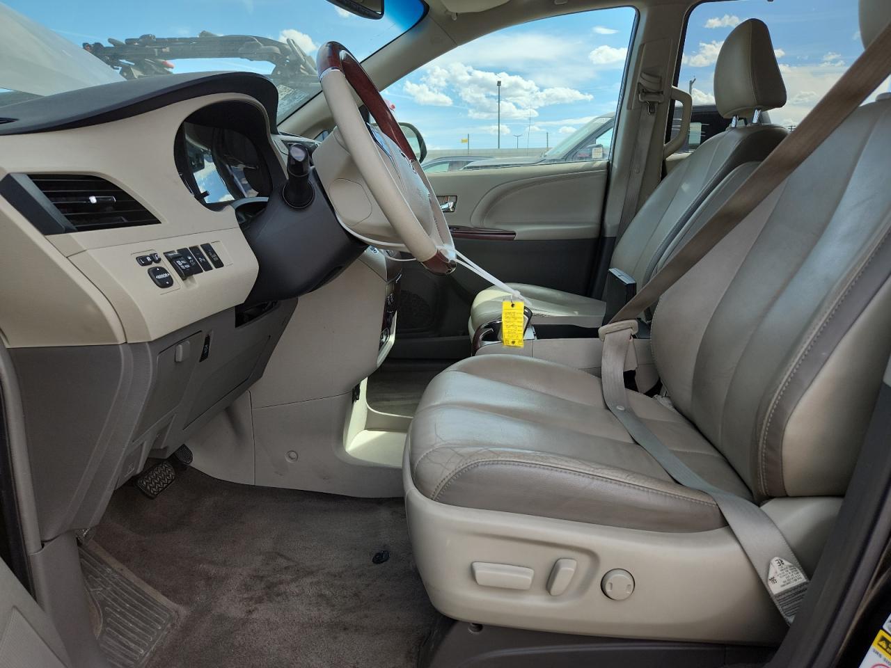2014 Toyota Sienna Xle - Фото 7