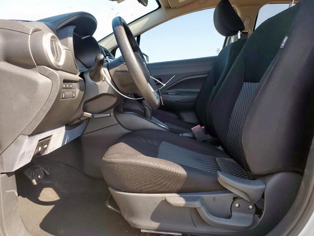 2022 Nissan Versa S - Image 7