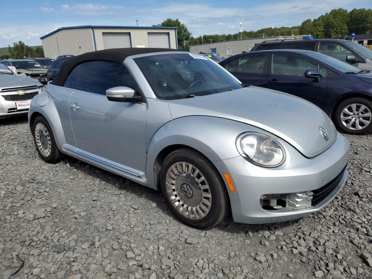 2013 Volkswagen Beetle - Image 4