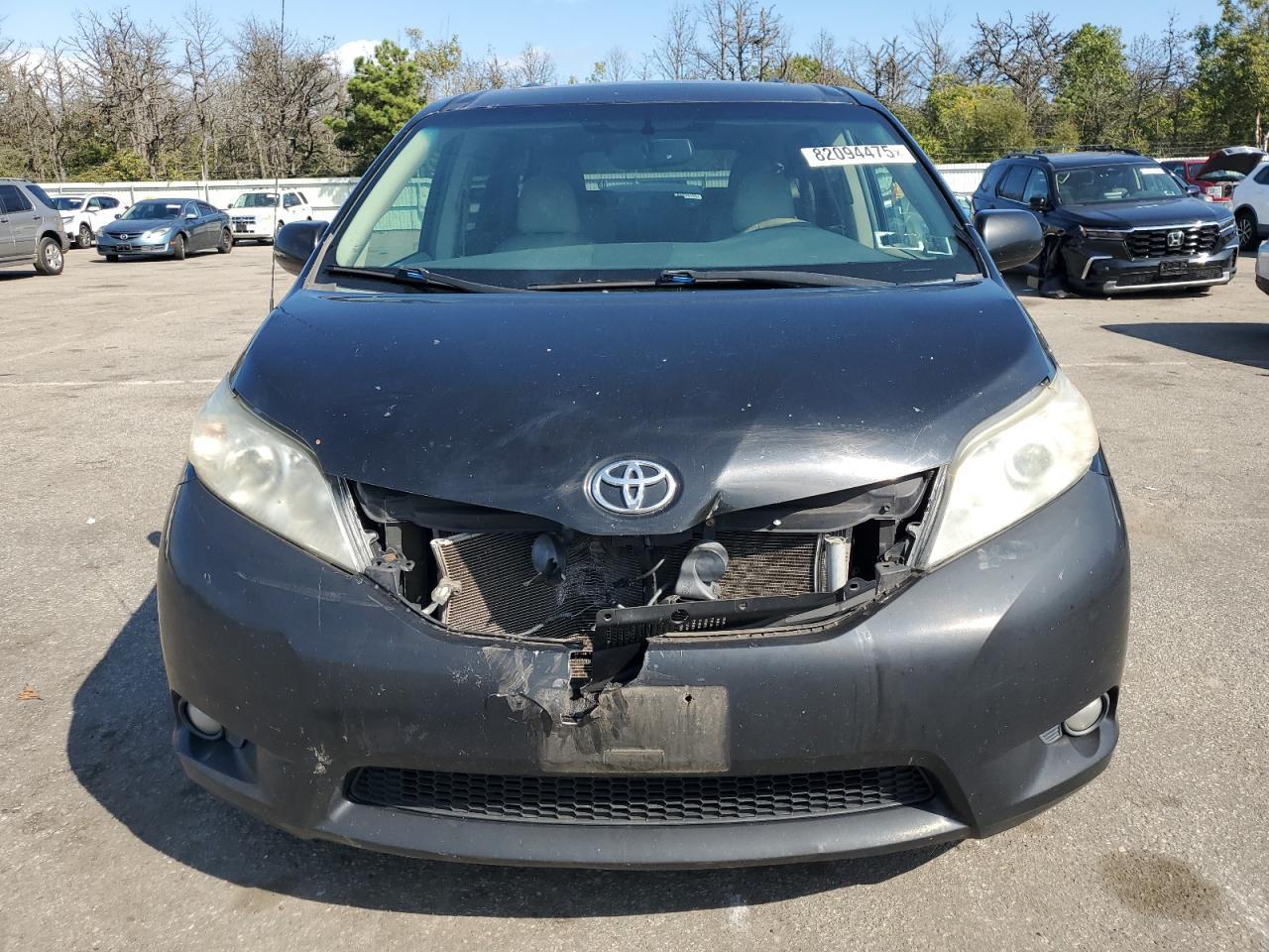 2013 Toyota Sienna Xle - Image 5