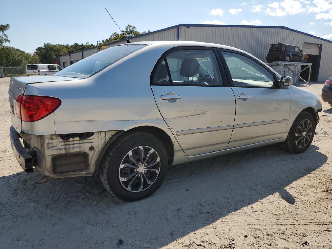 2004 Toyota Corolla Ce - Фото 3