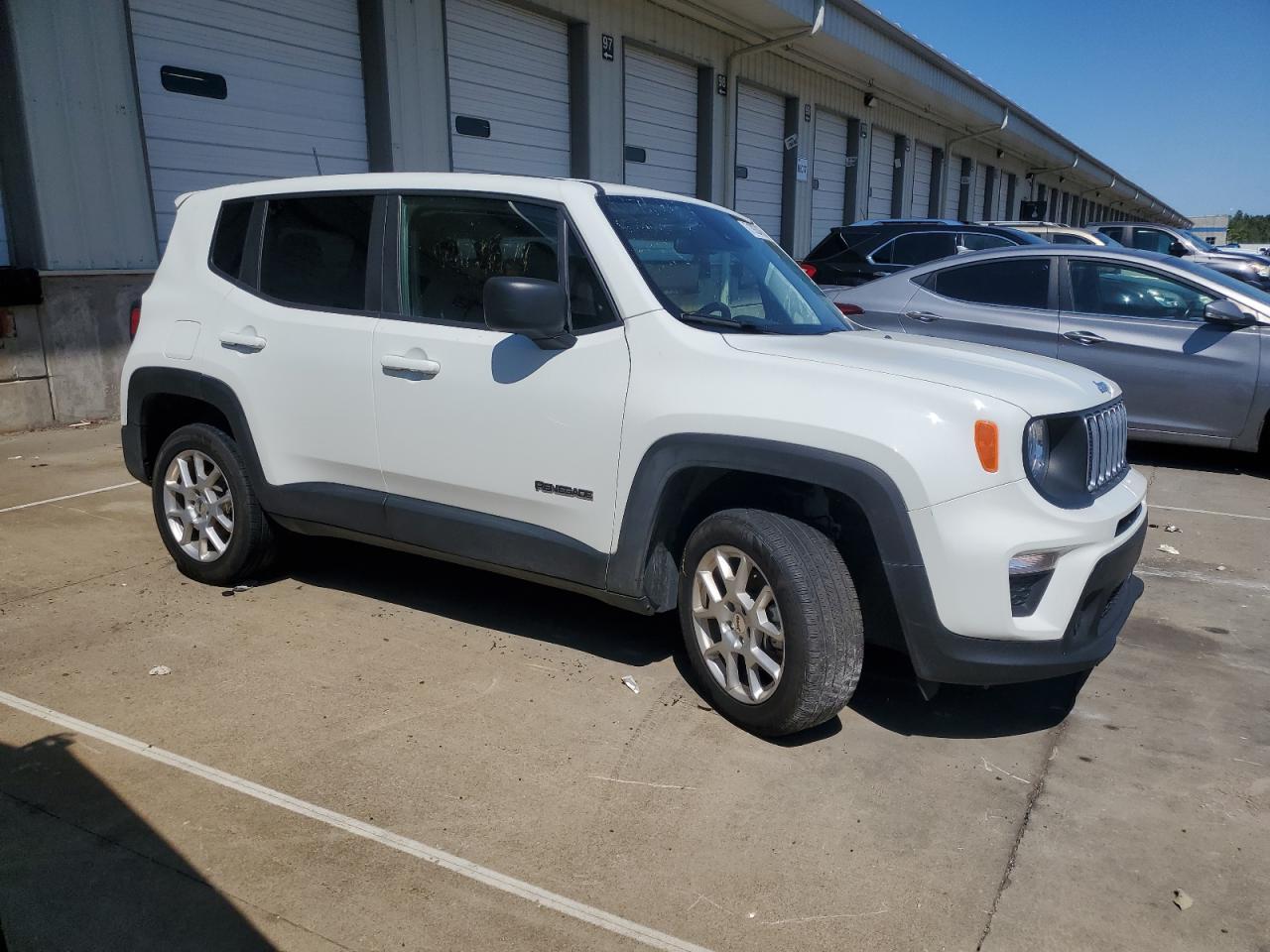 2023 Jeep Renegade Latitude - Фото 4