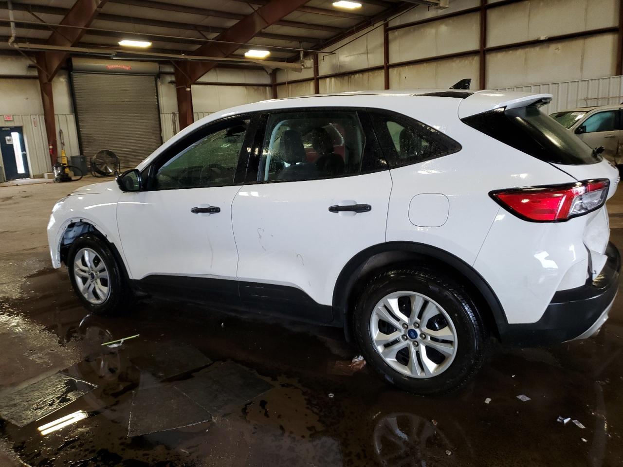 2022 Ford Escape S - Фото 2