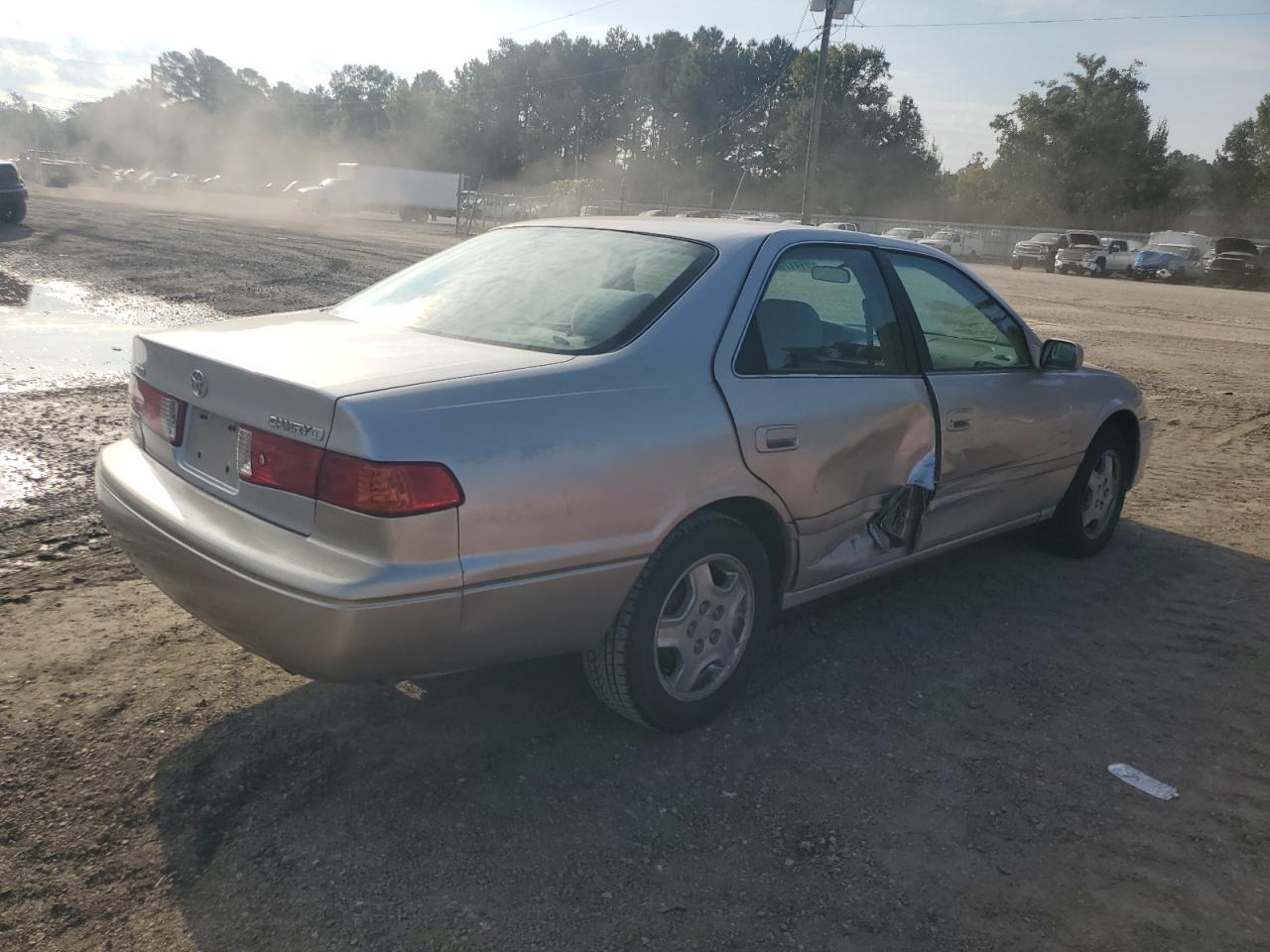 2001 Toyota Camry Ce - Image 3