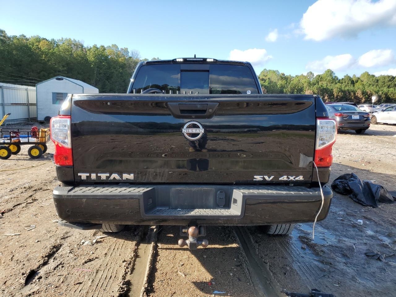 2024 Nissan Titan Pro-4X - Фото 6