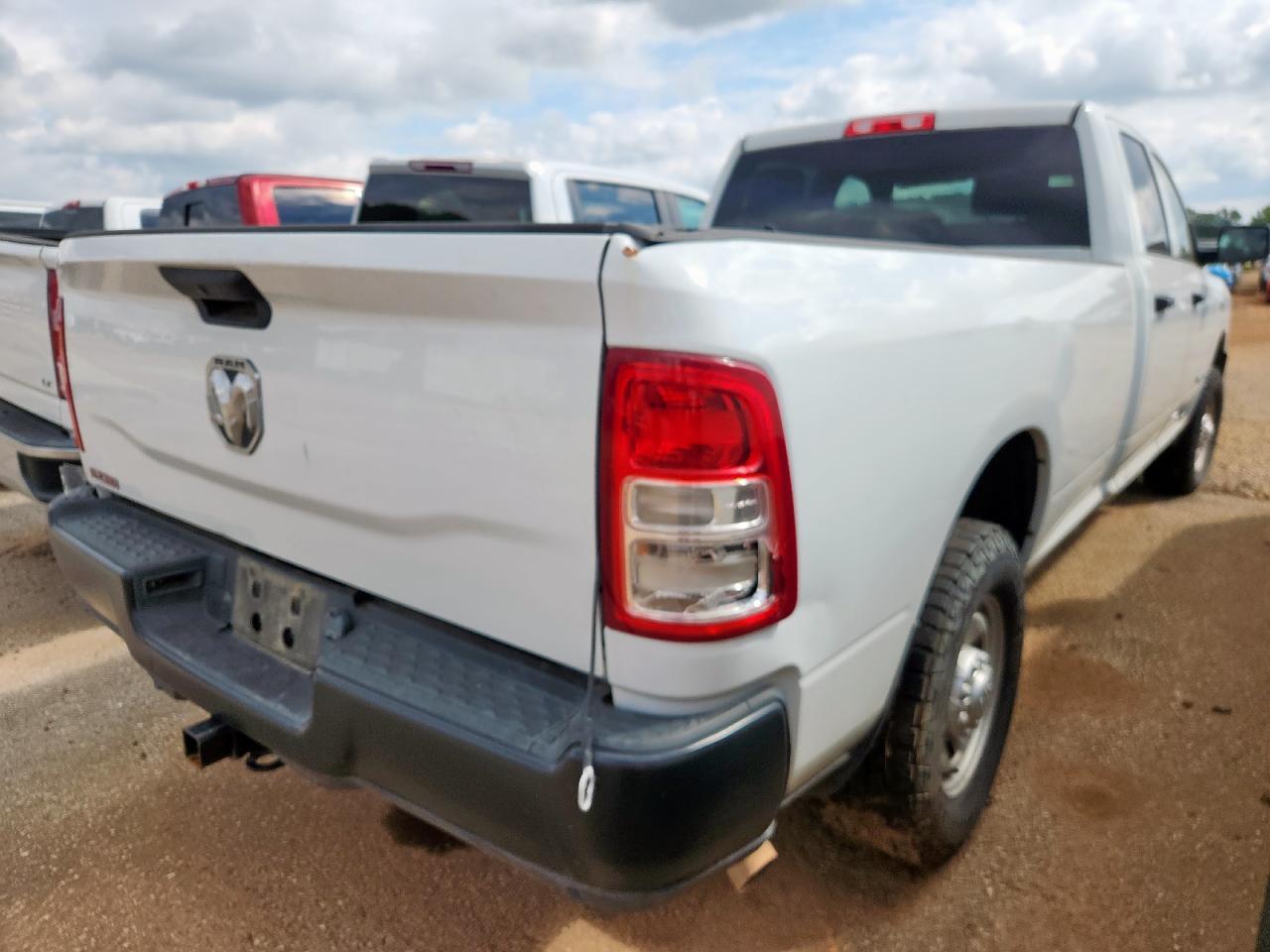 2022 Ram 2500 Tradesman - Фото 3