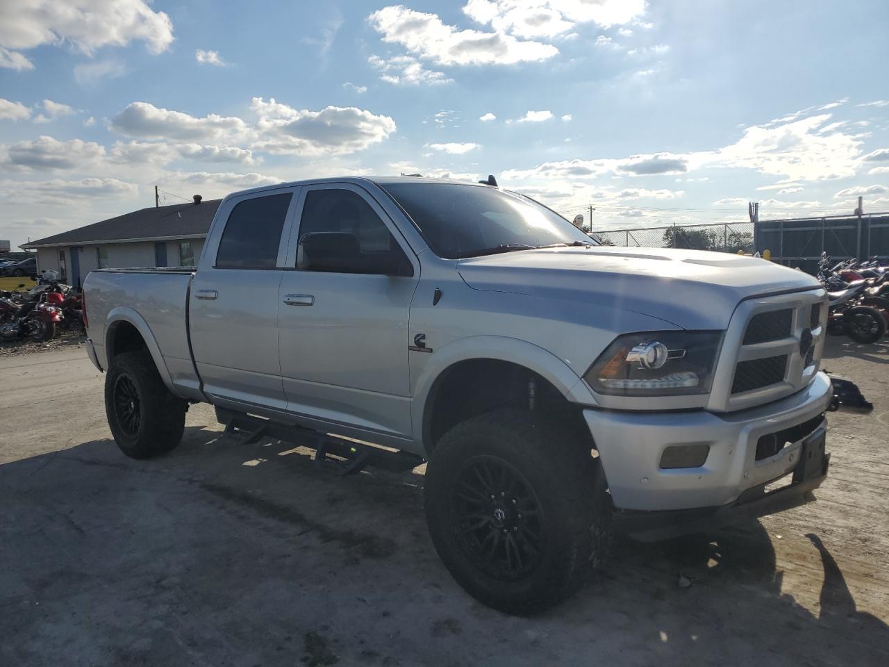 2017 Ram 2500 Laramie - Фото 4