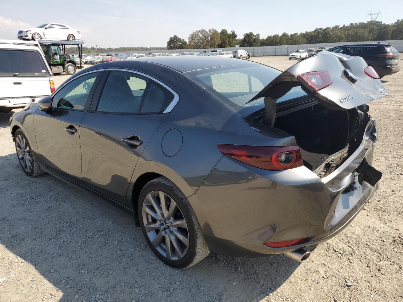 2024 Mazda 3 Preferred - Фото 2