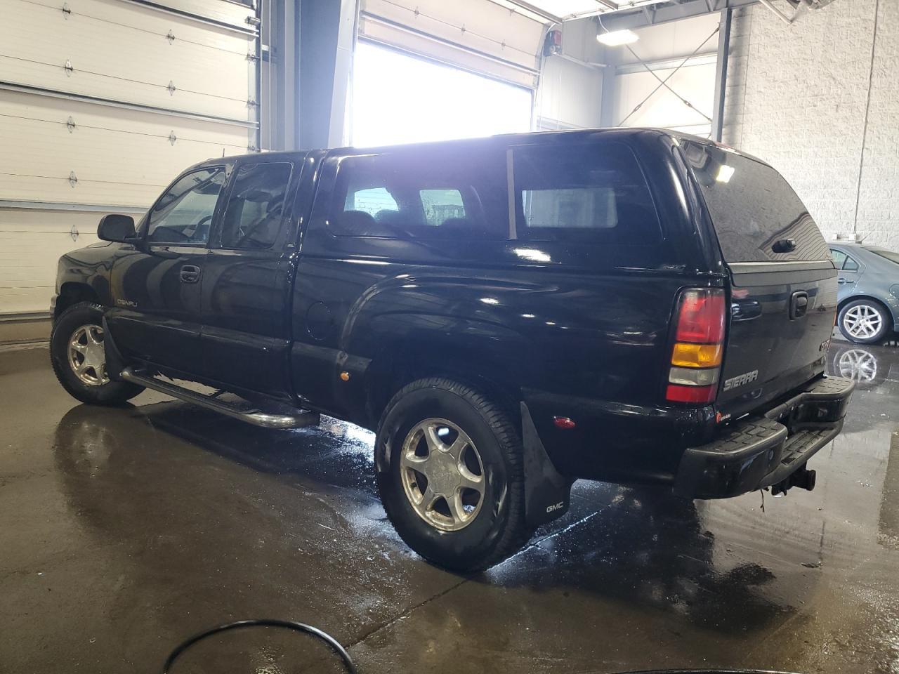 2004 GMC Sierra K1500 Denali - Фото 2