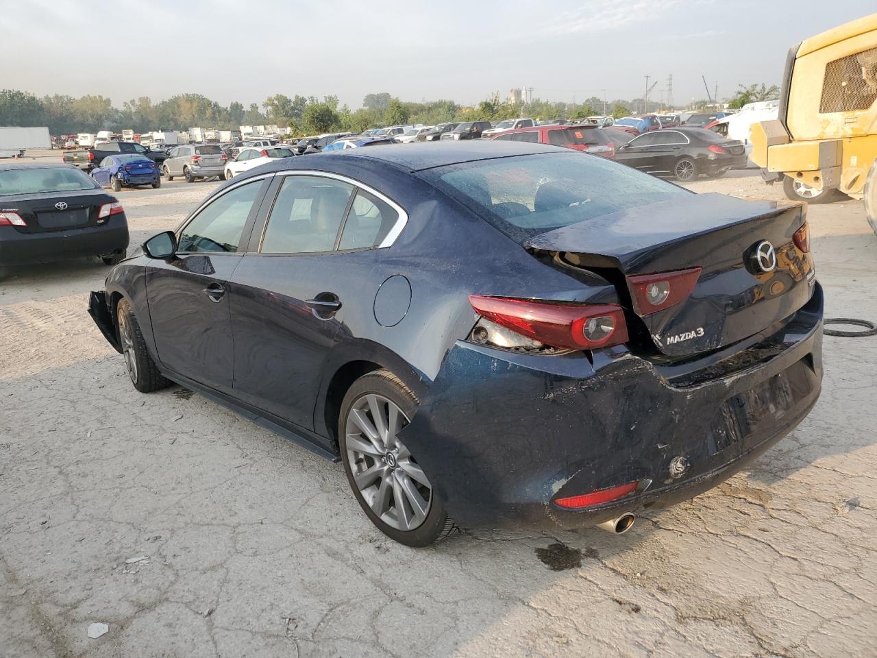 2023 Mazda 3 Select - Фото 2