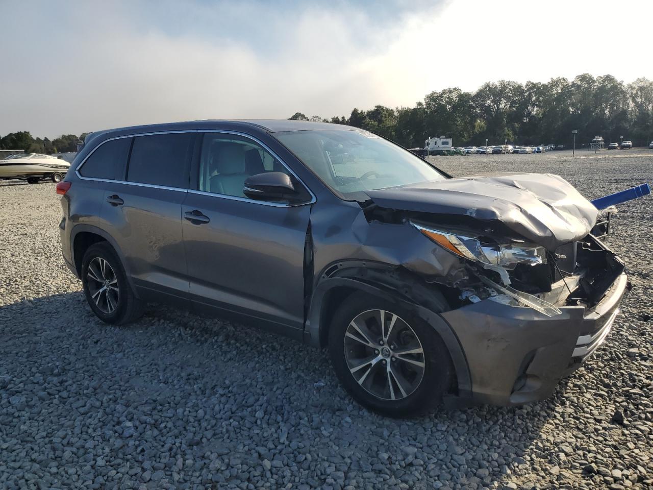 2018 Toyota Highlander Le - Фото 4