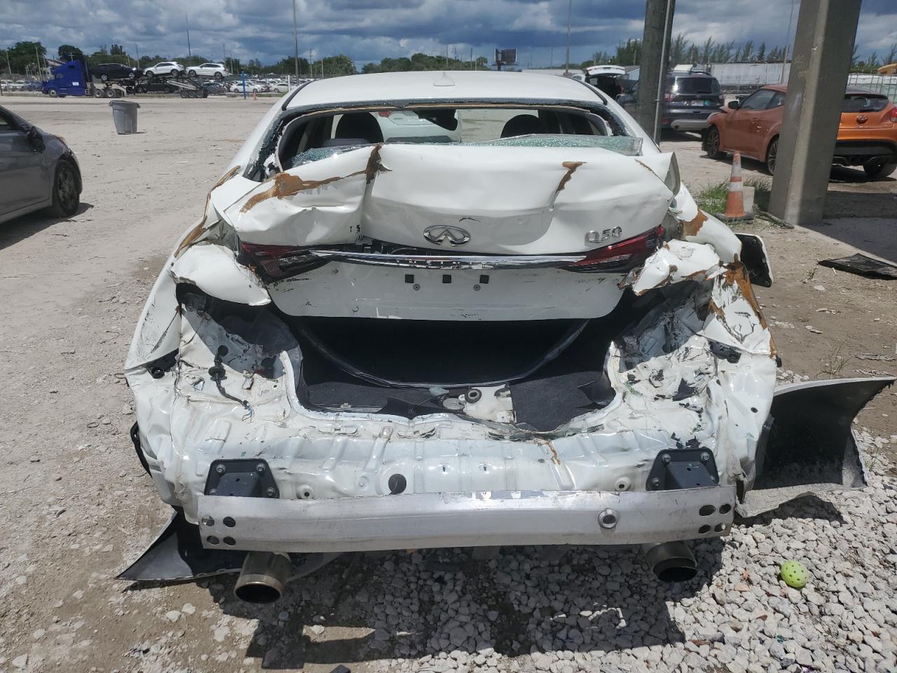2018 Infiniti Q50 Luxe - Image 6