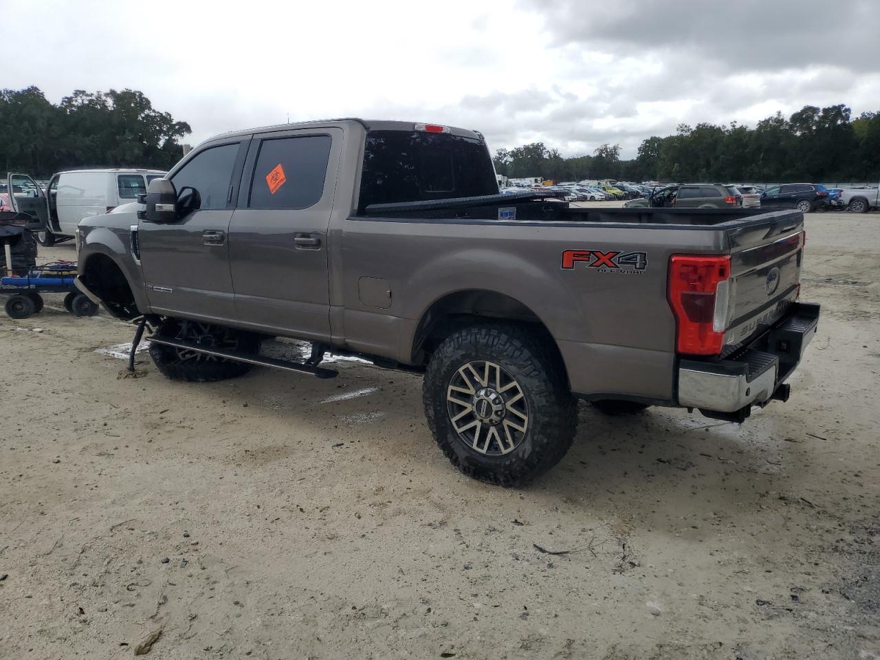 2018 Ford F250 Super Duty - Фото 2