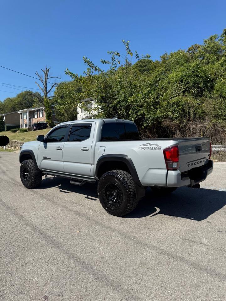 2019 Toyota Tacoma Double Cab - Фото 3