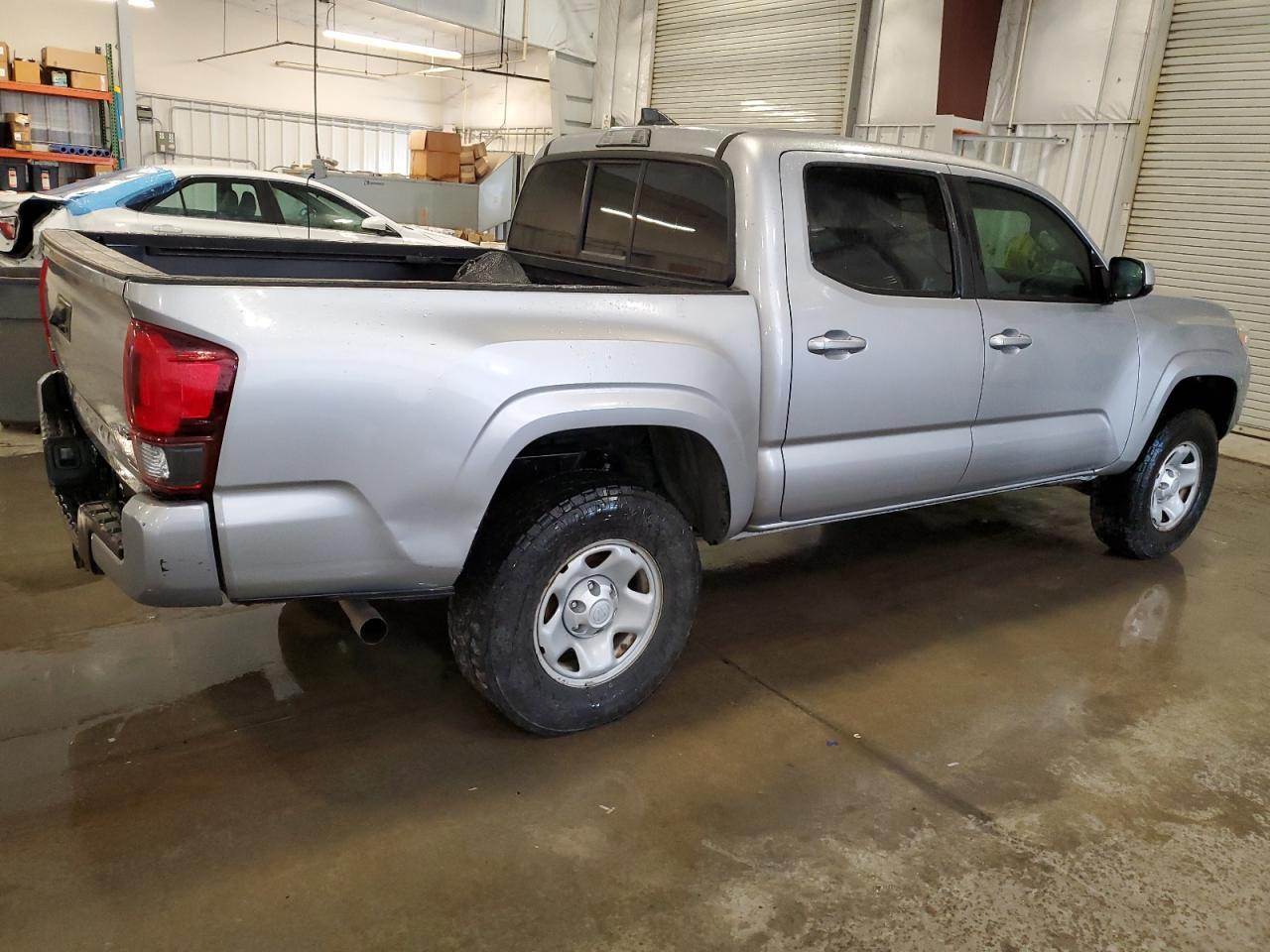 2018 Toyota Tacoma Double Cab - Фото 3