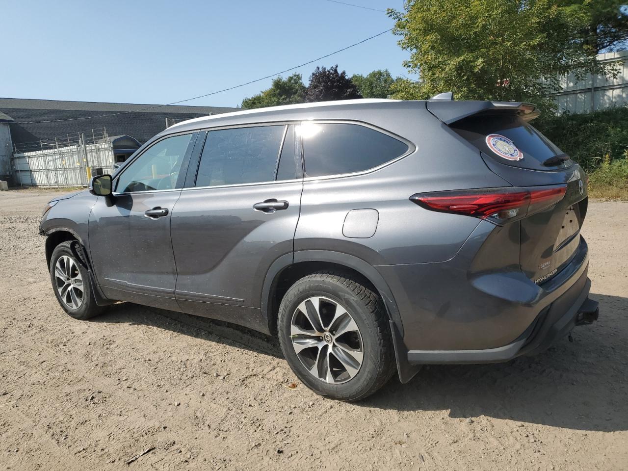 2022 Toyota Highlander Xle Xle - Image 2