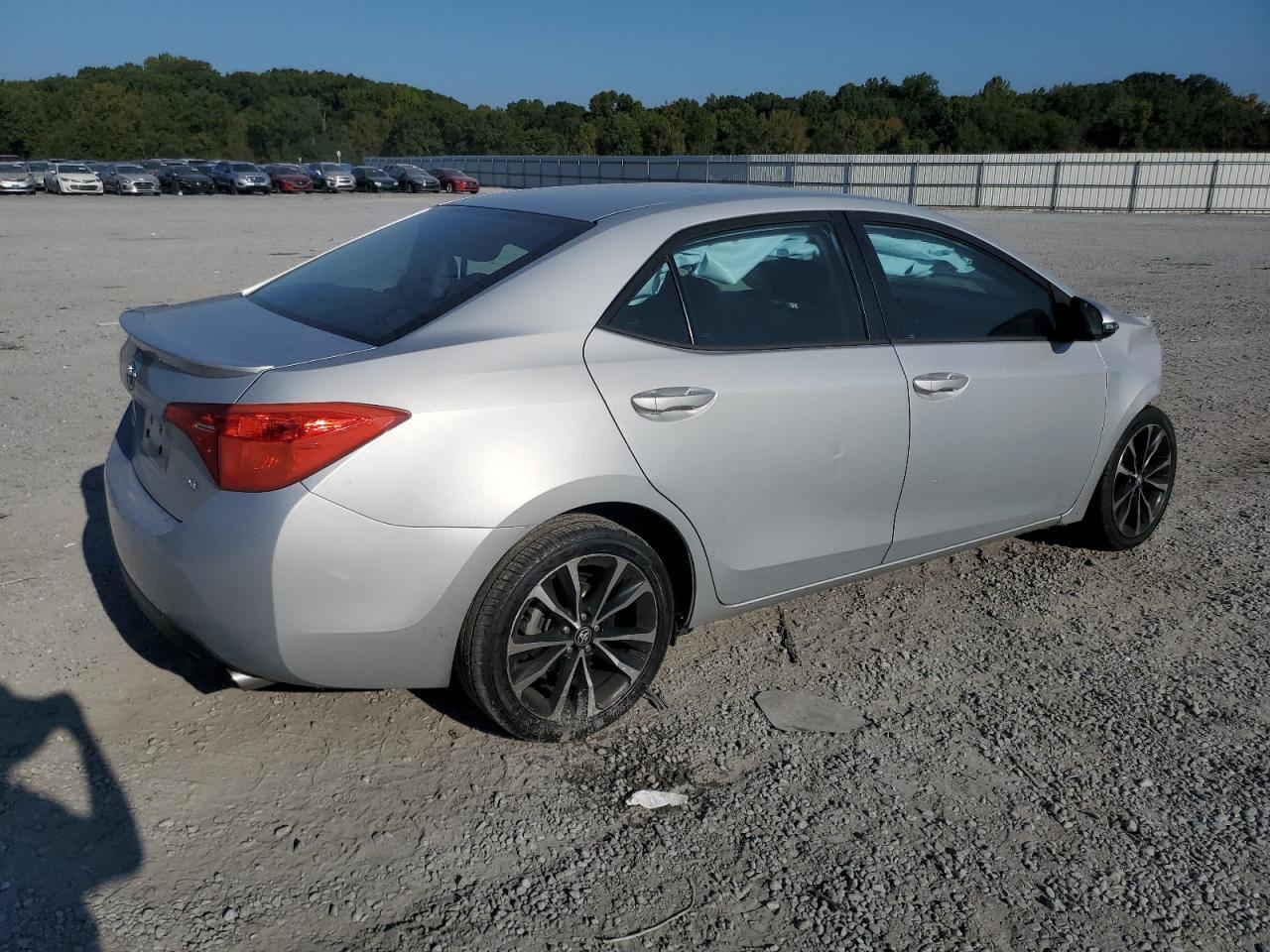 2017 Toyota Corolla L - Фото 3