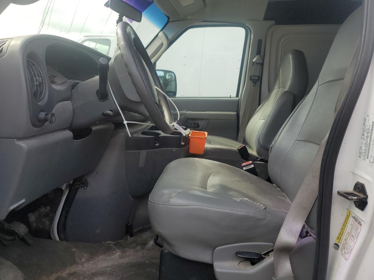 2006 Ford Econoline E250 Van - Фото 7