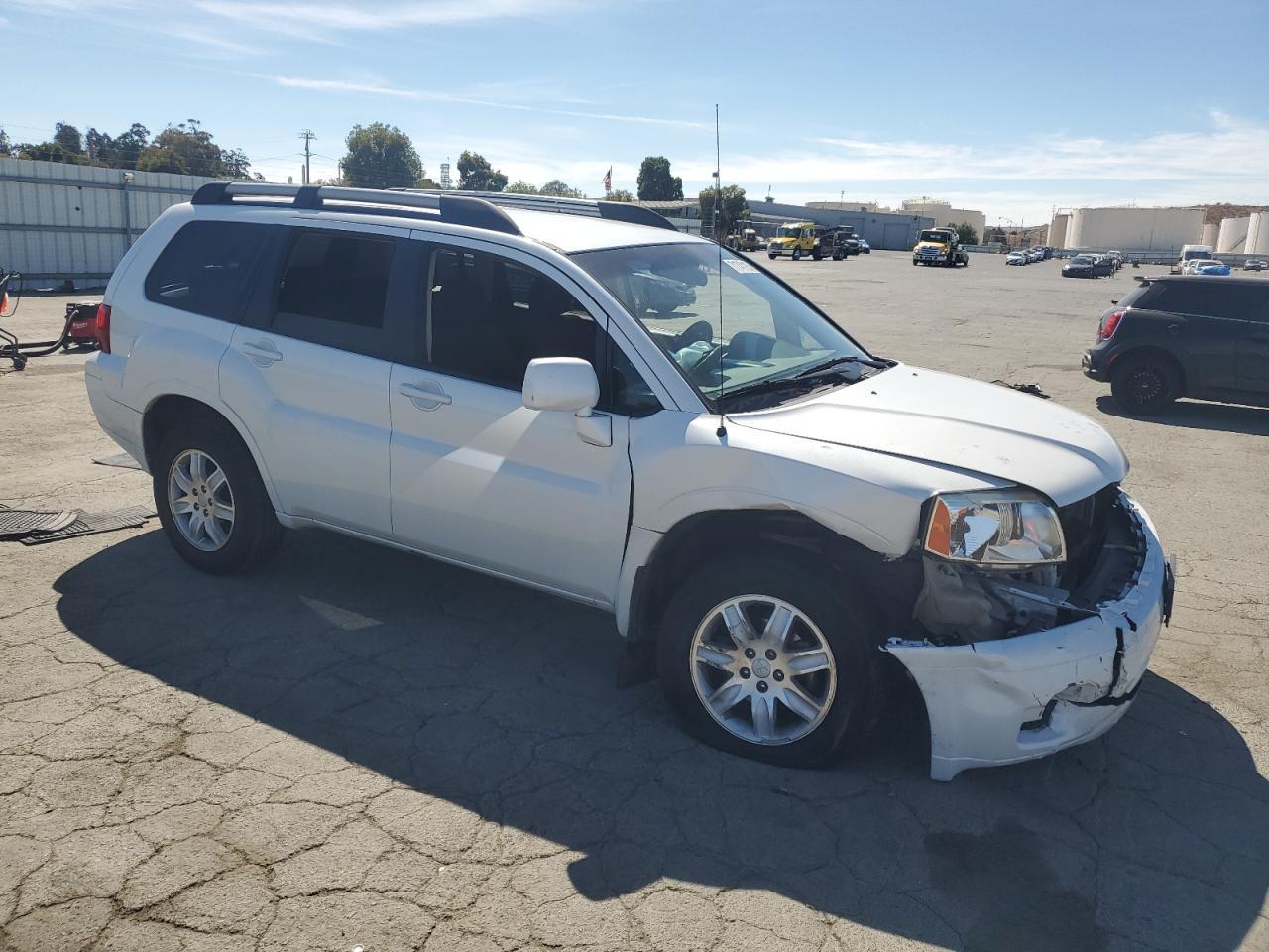 2011 Mitsubishi Endeavor Ls - Фото 4