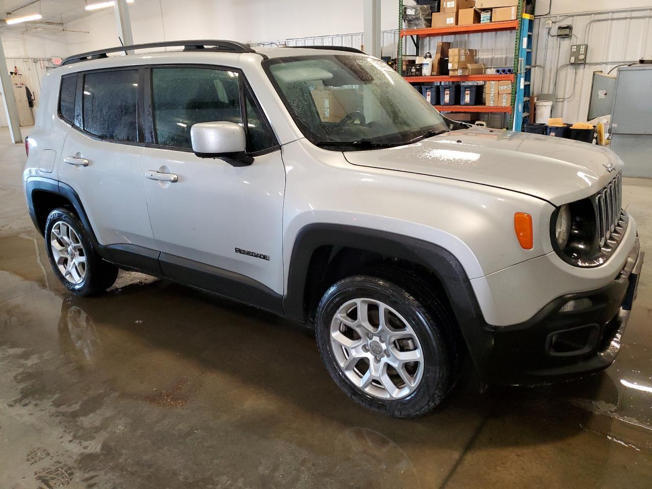 2017 Jeep Renegade Latitude - Image 4