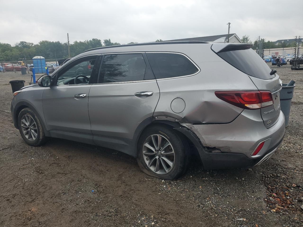2018 Hyundai Santa Fe Se - Image 2
