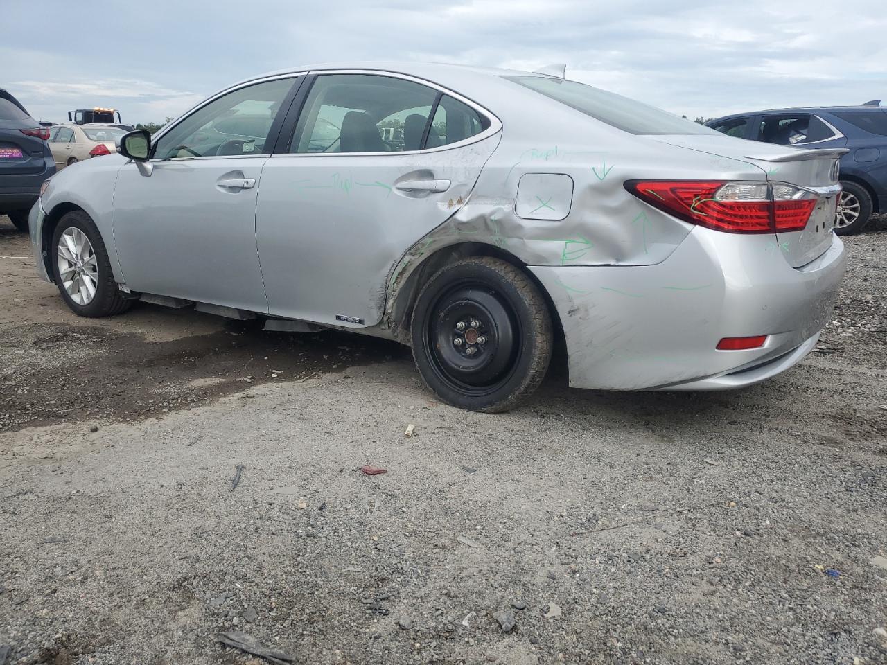 2015 Lexus Es 300H - Image 2