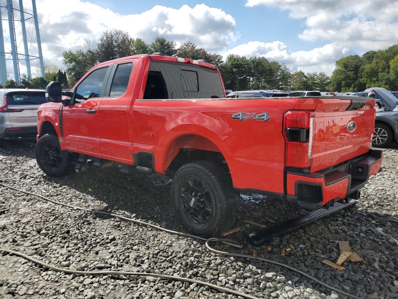 2024 Ford F250 Super Duty - Фото 2