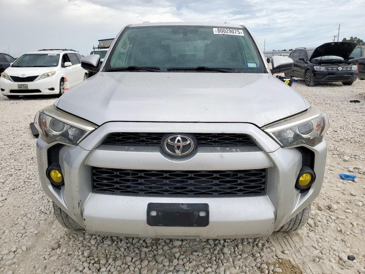 2017 Toyota 4Runner Sr5/Sr5 Premium - Image 5
