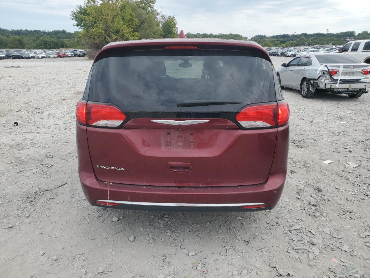 2017 Chrysler Pacifica Touring L - Фото 6