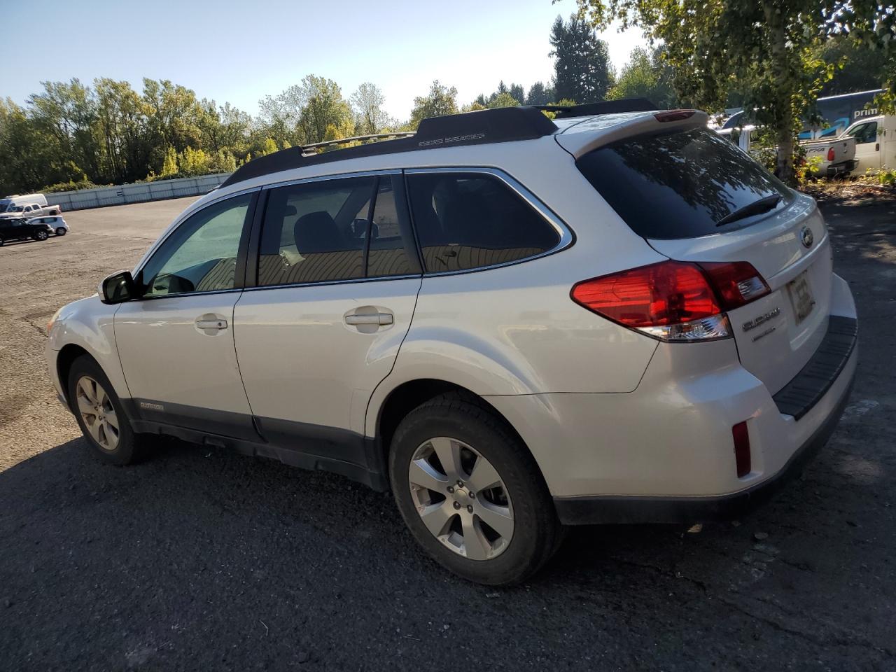 2011 Subaru Outback 2.5I Premium - Image 2