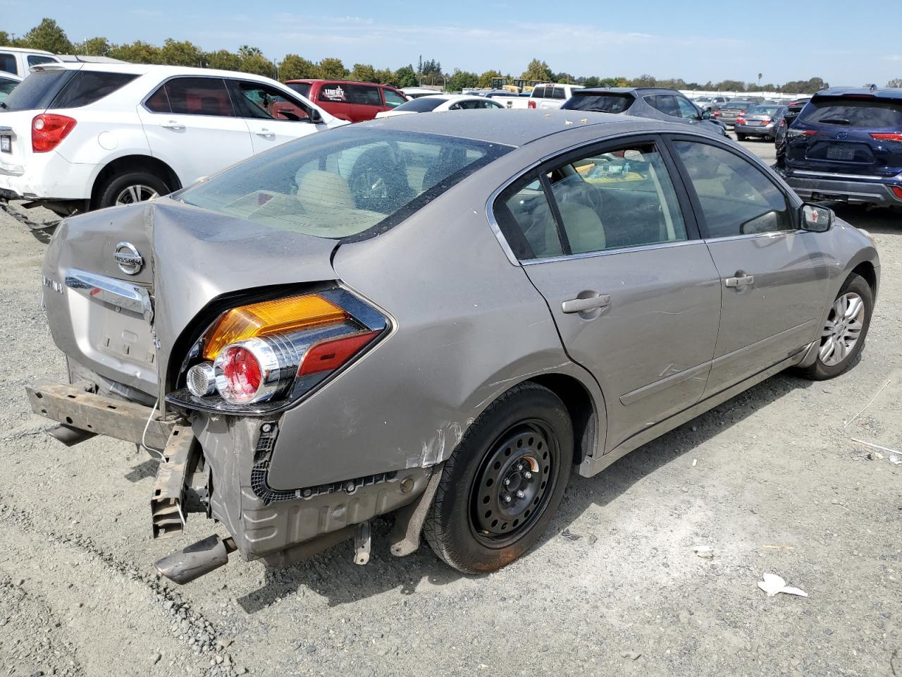2012 Nissan Altima Base - Фото 3