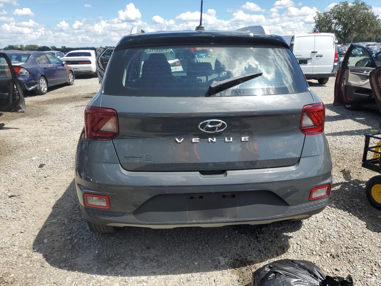 2024 Hyundai Venue Sel - Image 6
