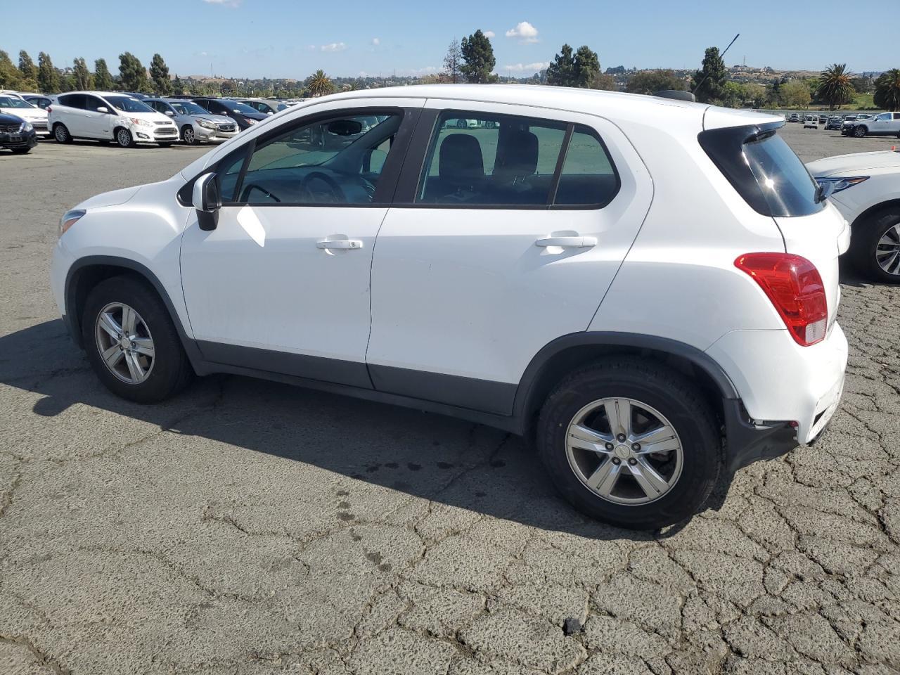 2018 Chevrolet Trax Ls - Фото 2