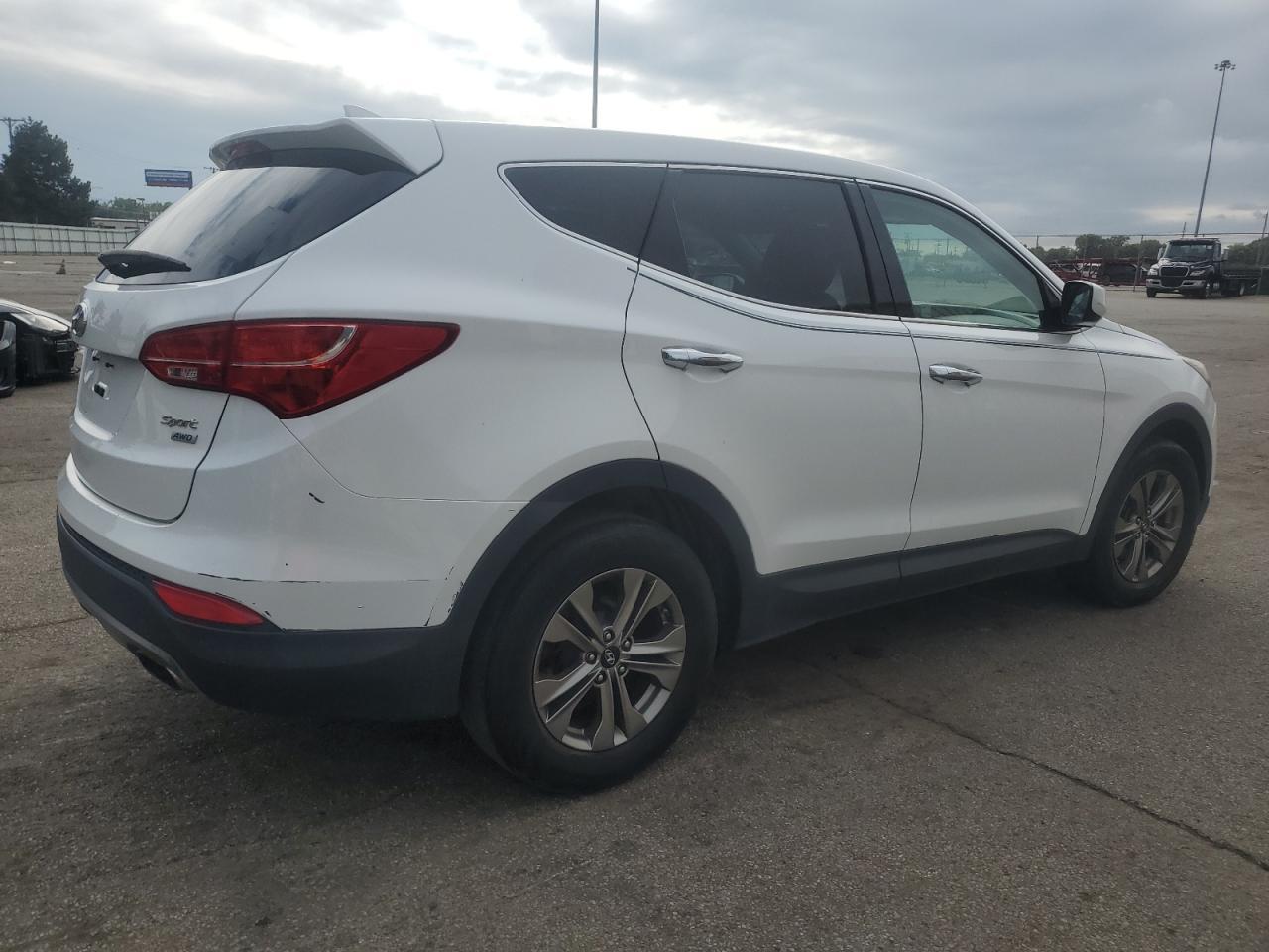 2015 Hyundai Santa Fe Sport - Image 3
