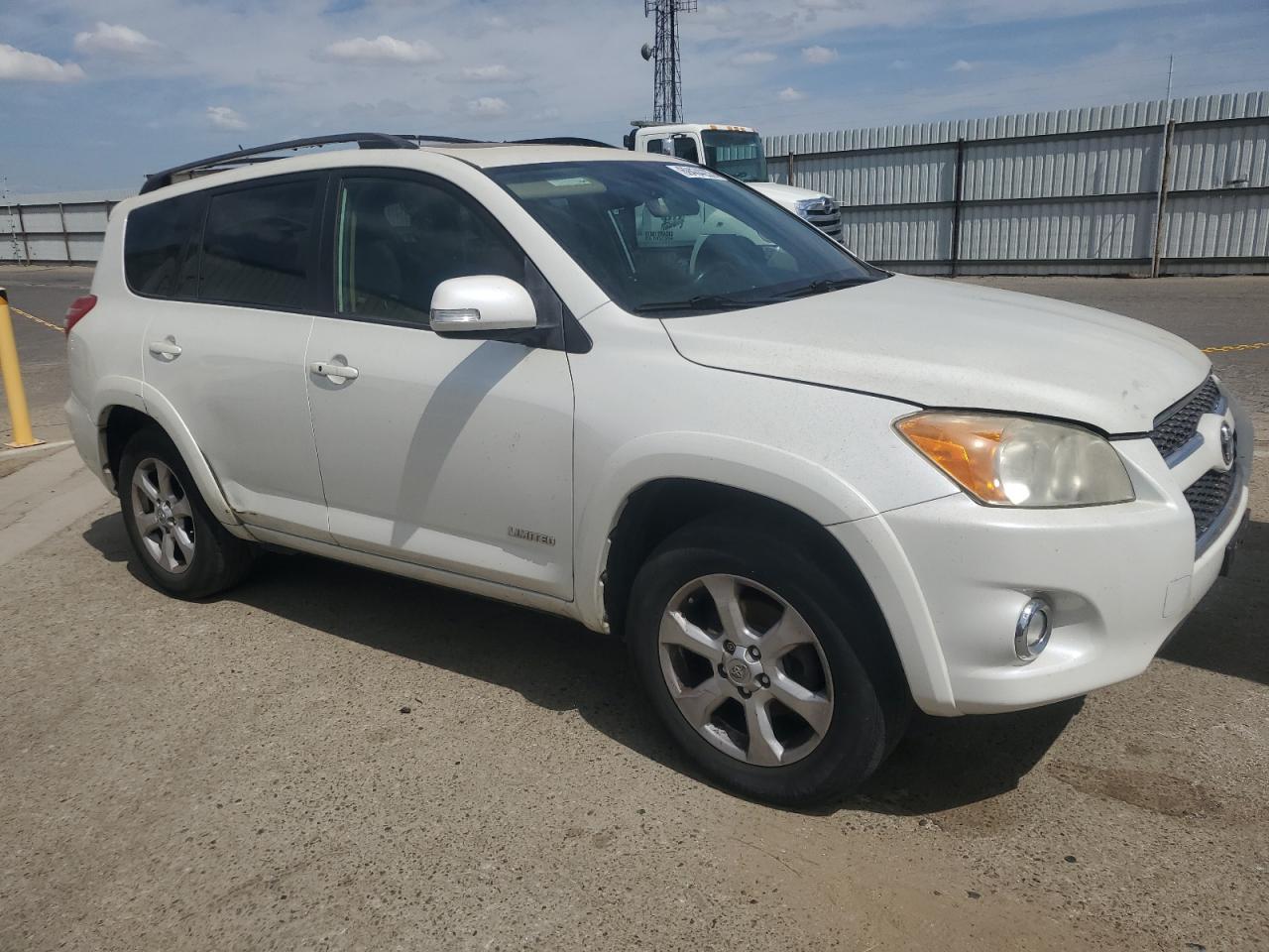 2009 Toyota Rav4 Limited - Image 4