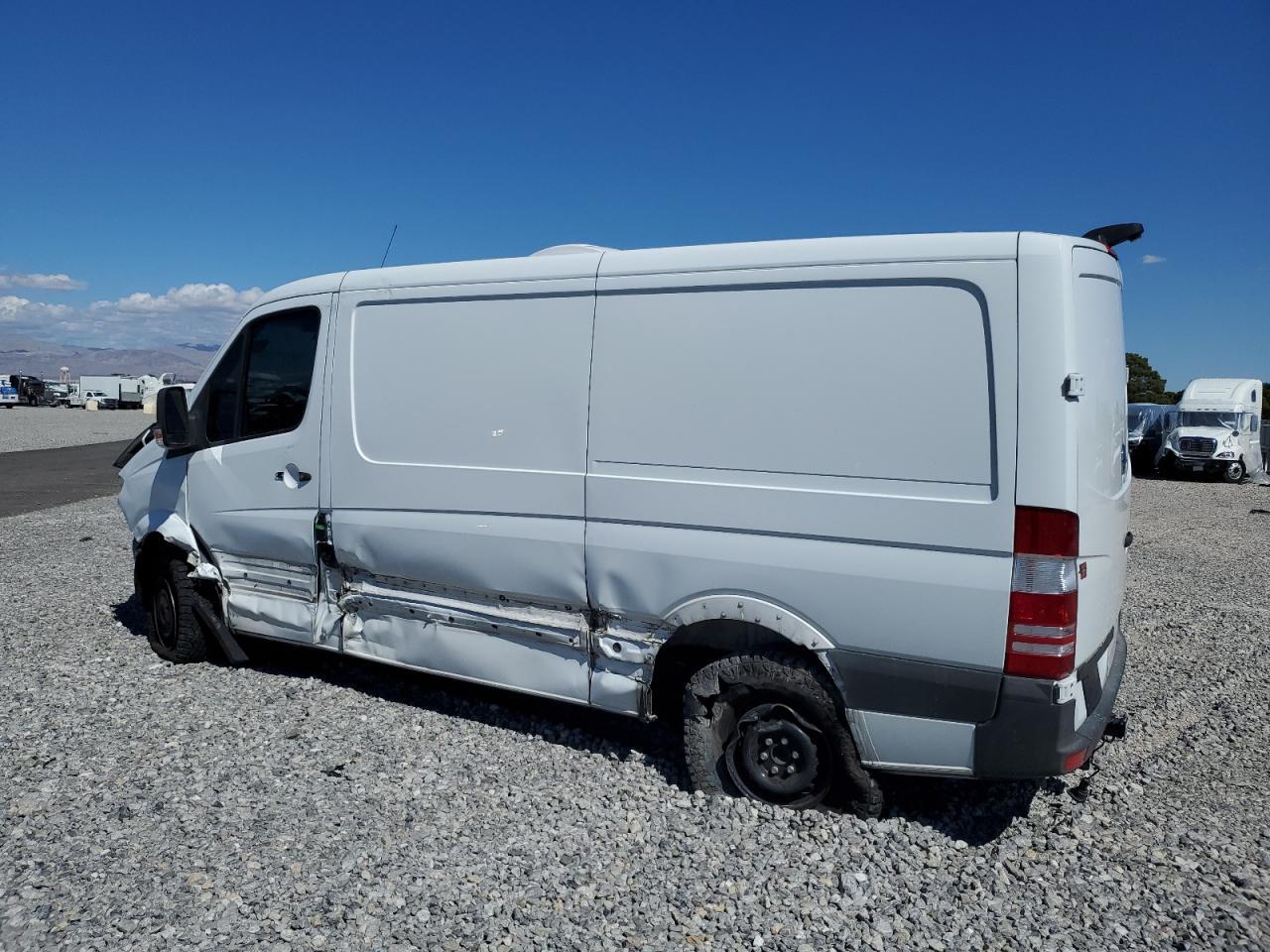 2018 Mercedes-Benz Sprinter 2500 - Фото 2