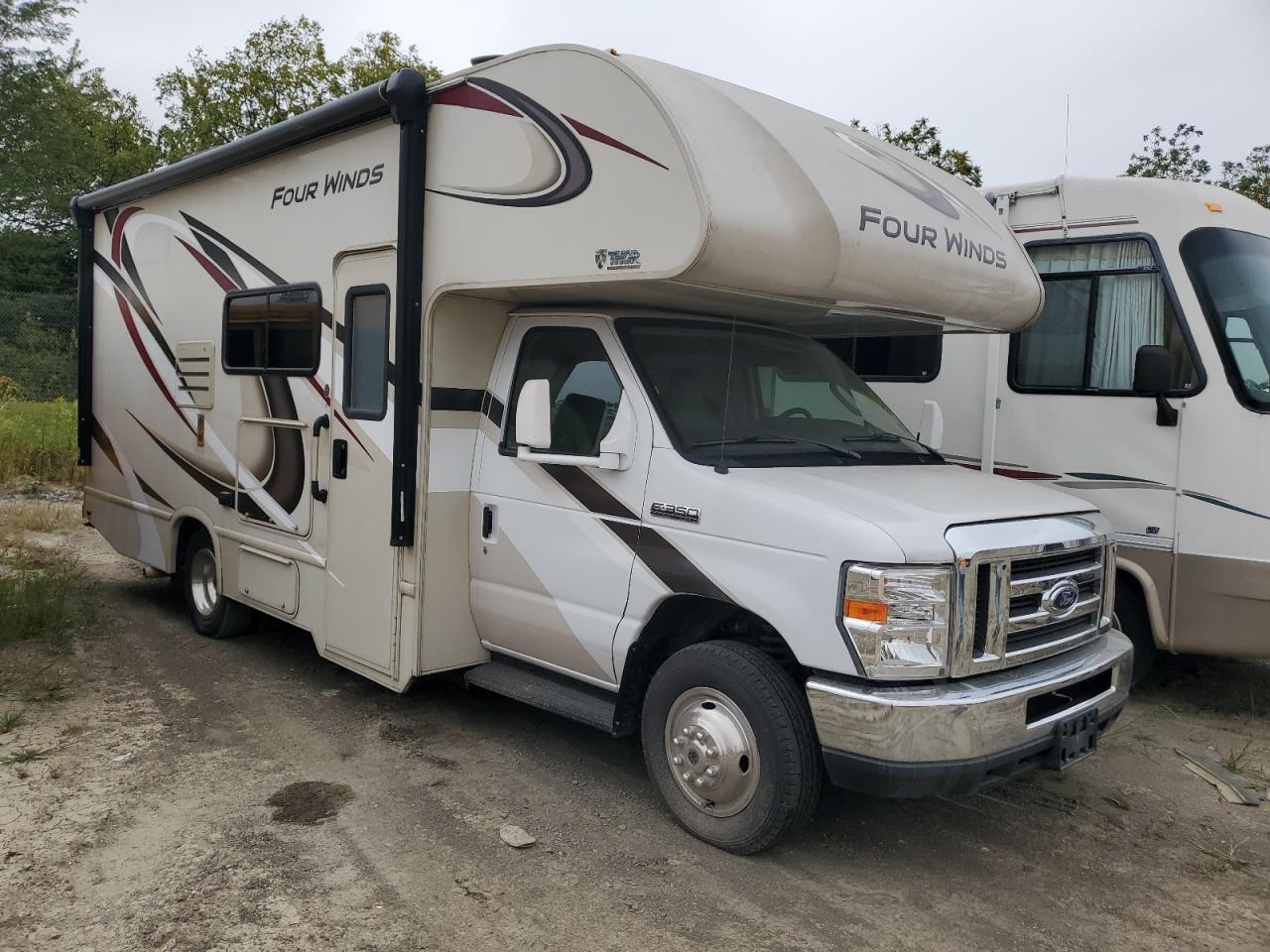 2018 Ford Econoline E350 Super Duty Cutaway Van