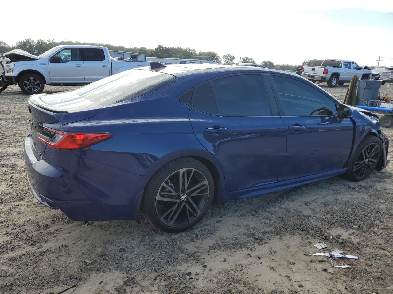 2025 Toyota Camry Xse - Image 3