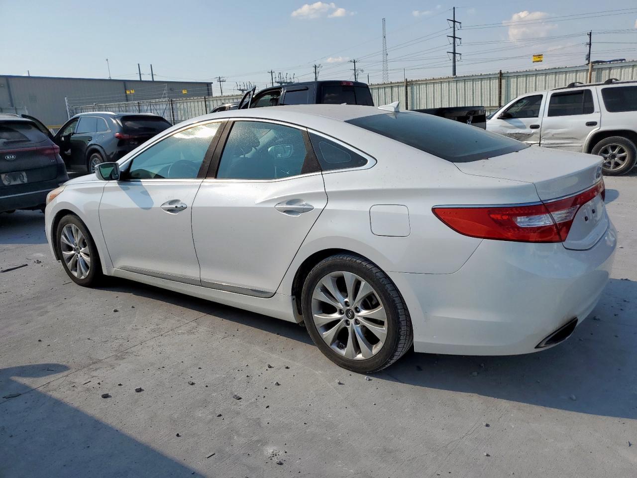 2013 Hyundai Azera - Image 2