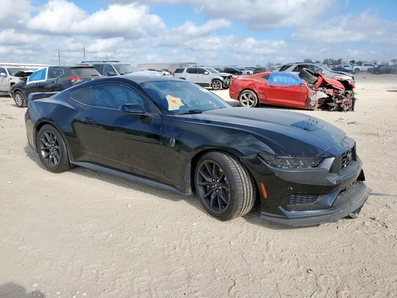 2024 Ford Mustang Dark Horse - Фото 4