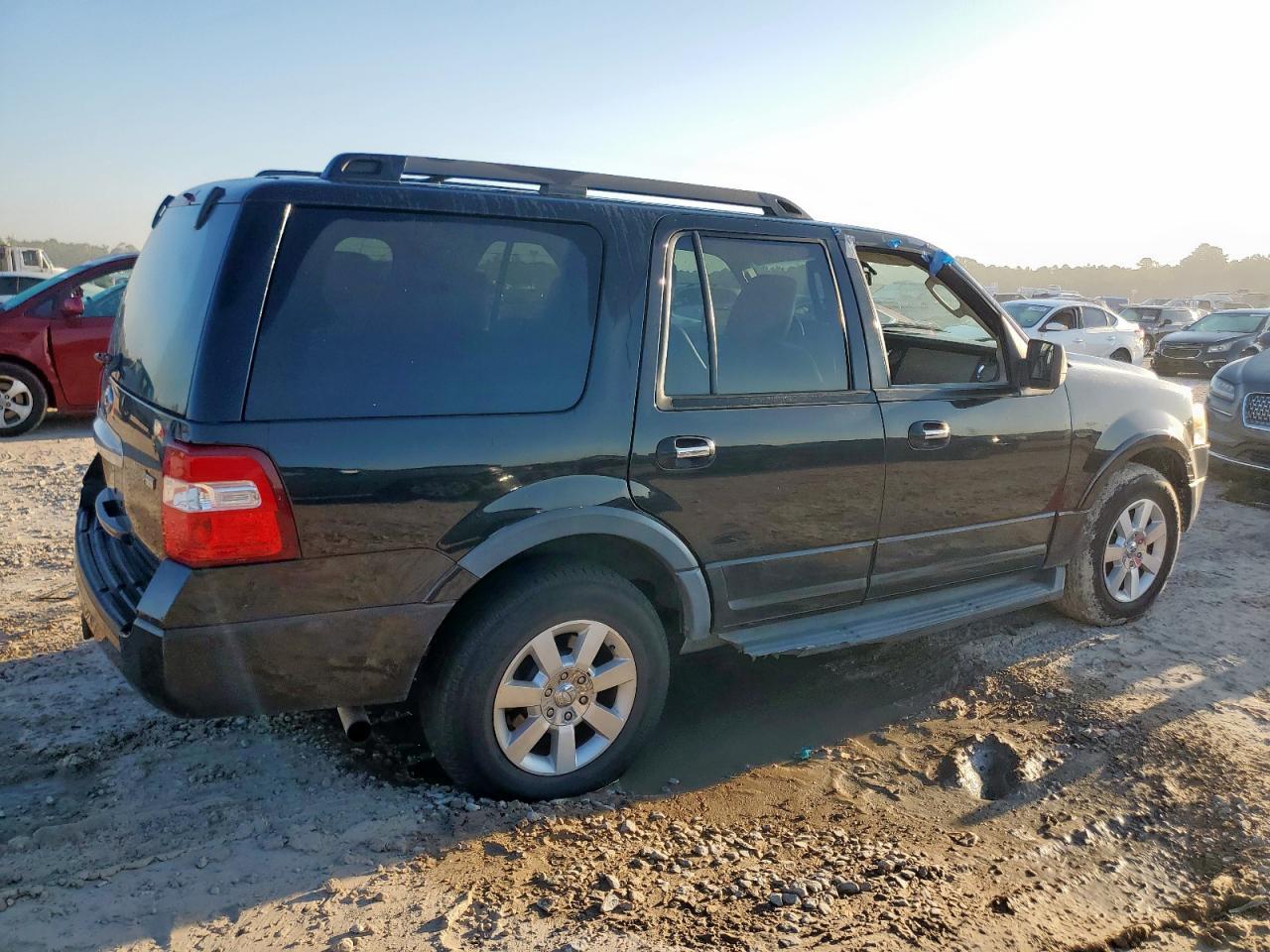 2010 Ford Expedition Xlt - Фото 3
