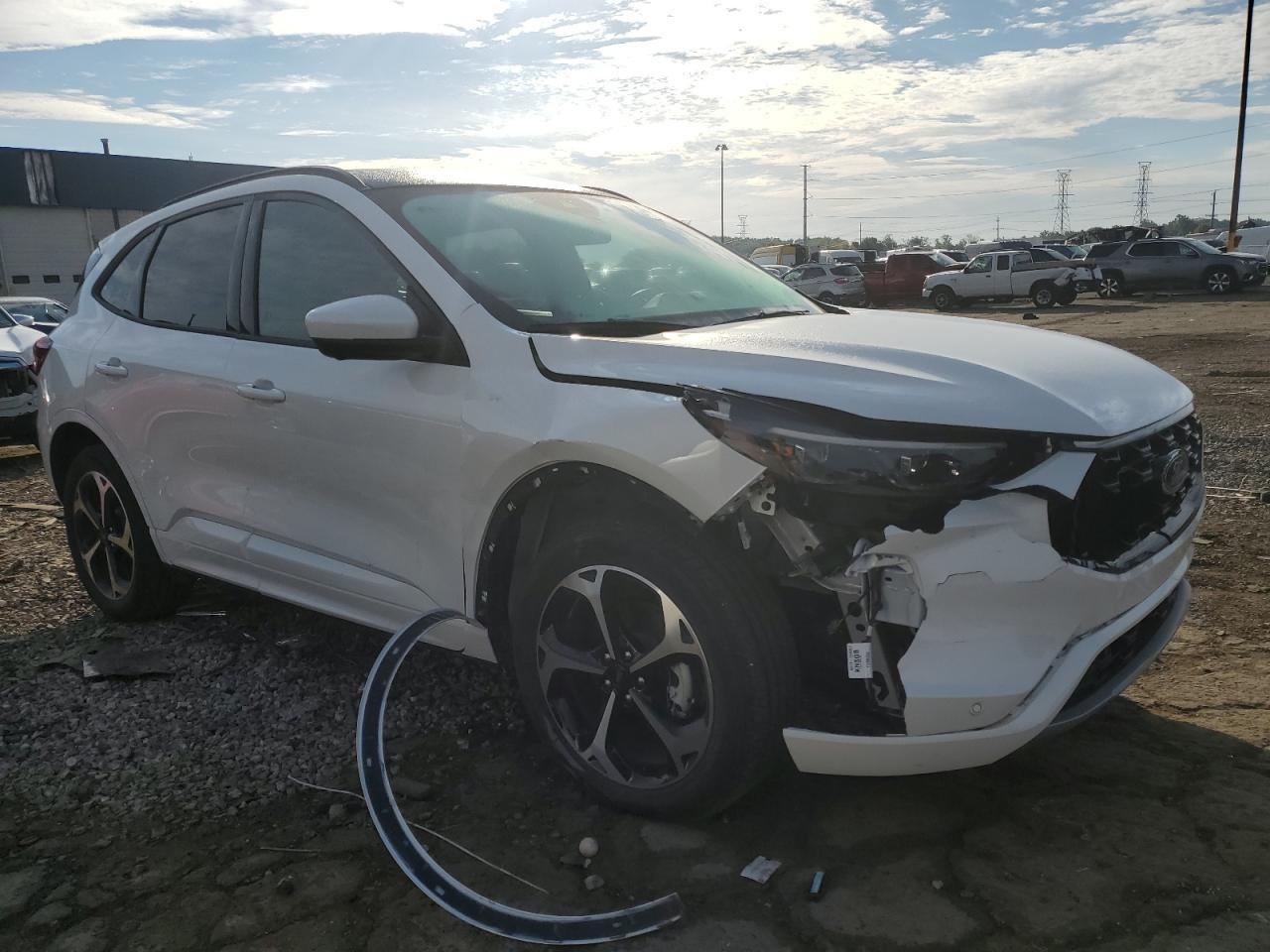 2025 Ford Escape St Line Elite - Image 4