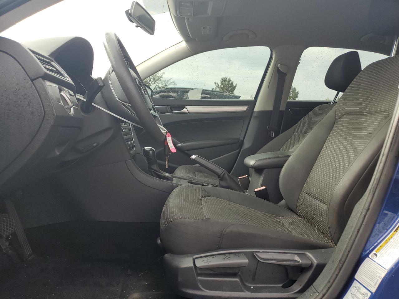 2016 Volkswagen Passat S - Фото 7