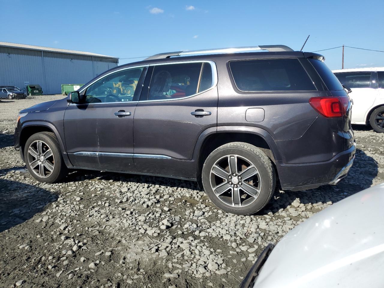 2019 GMC Acadia Awd Denali - Image 2