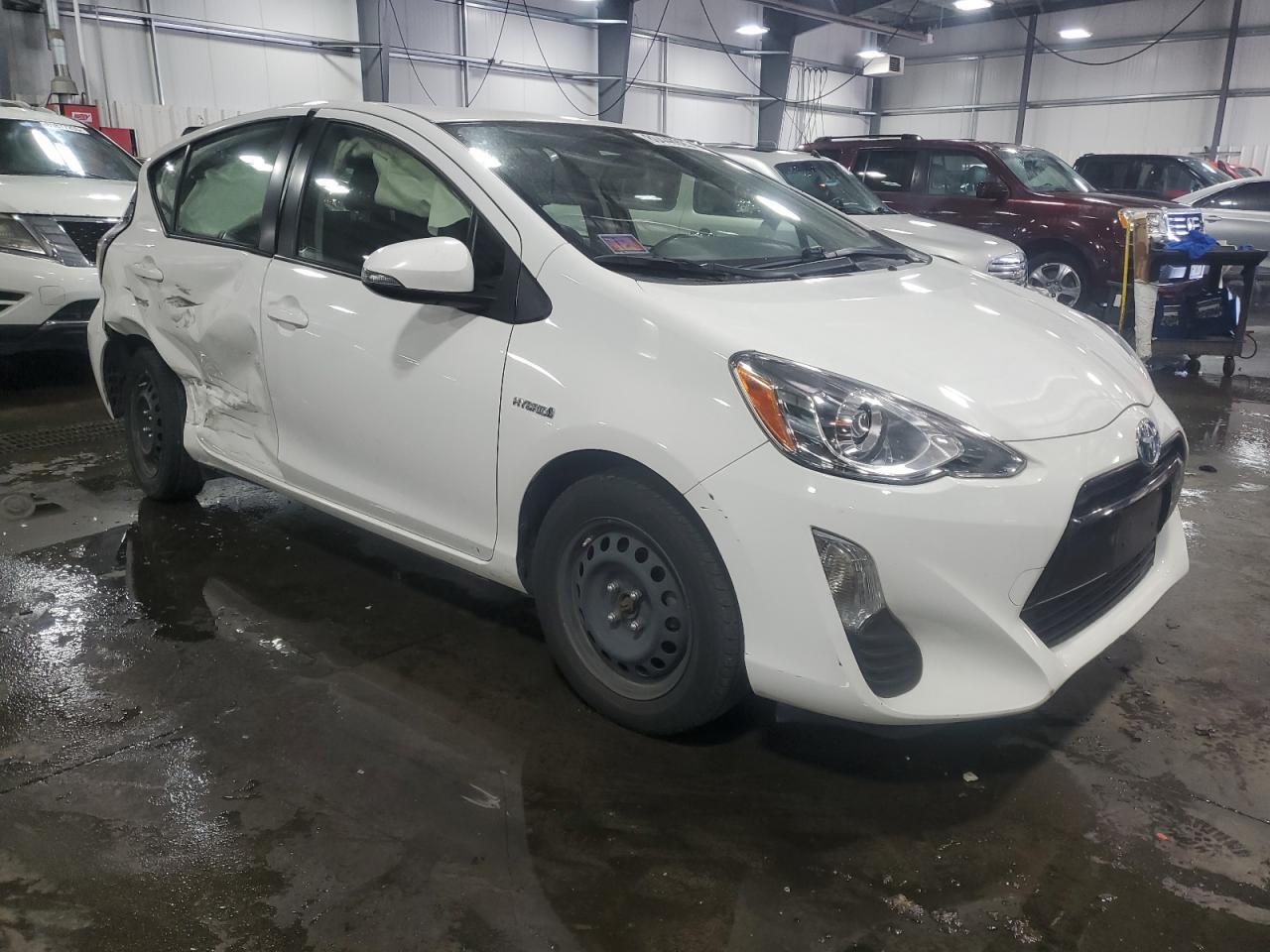 2016 Toyota Prius C - Фото 4
