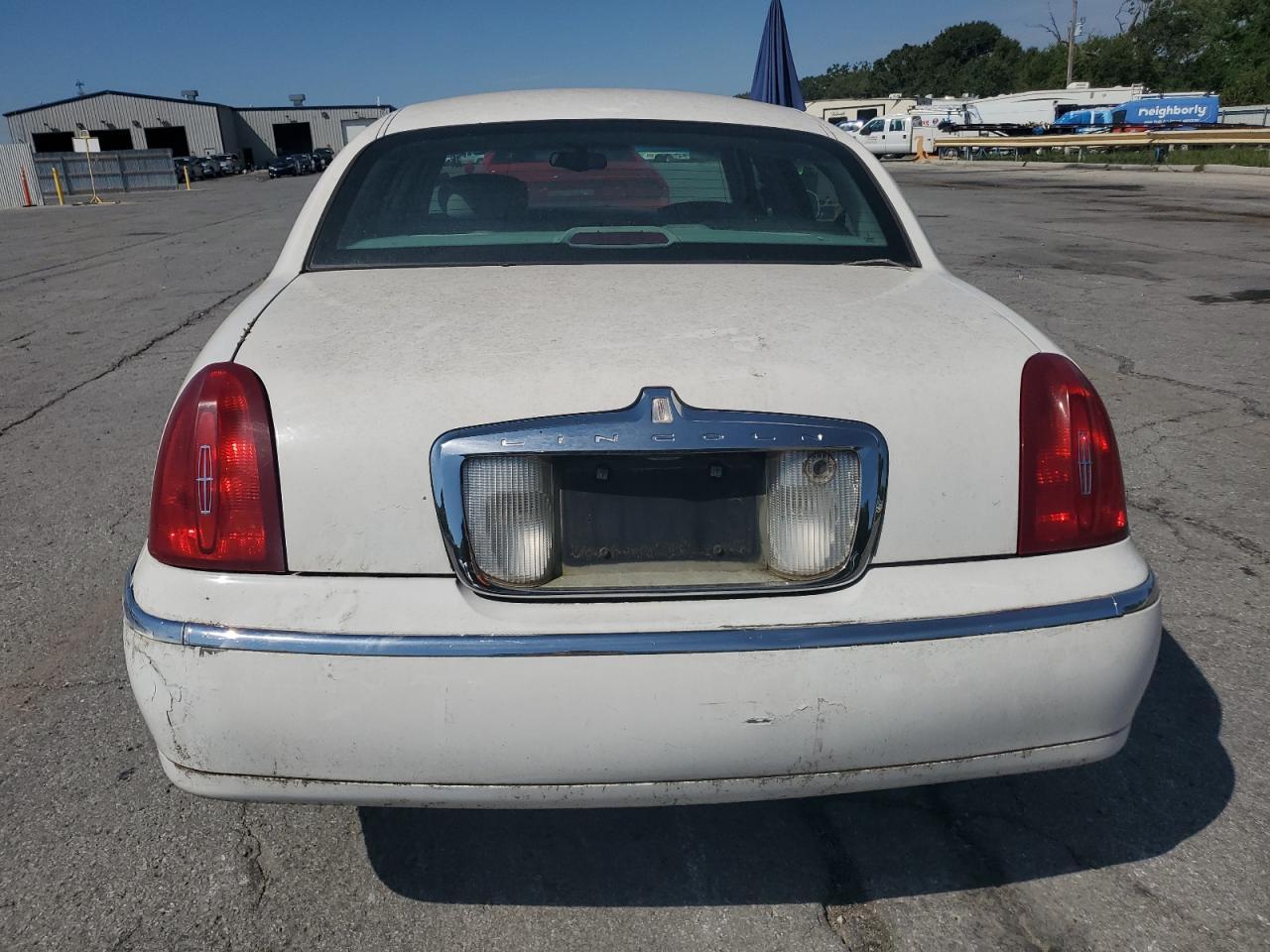 2001 Lincoln Town Car Executive - Фото 6