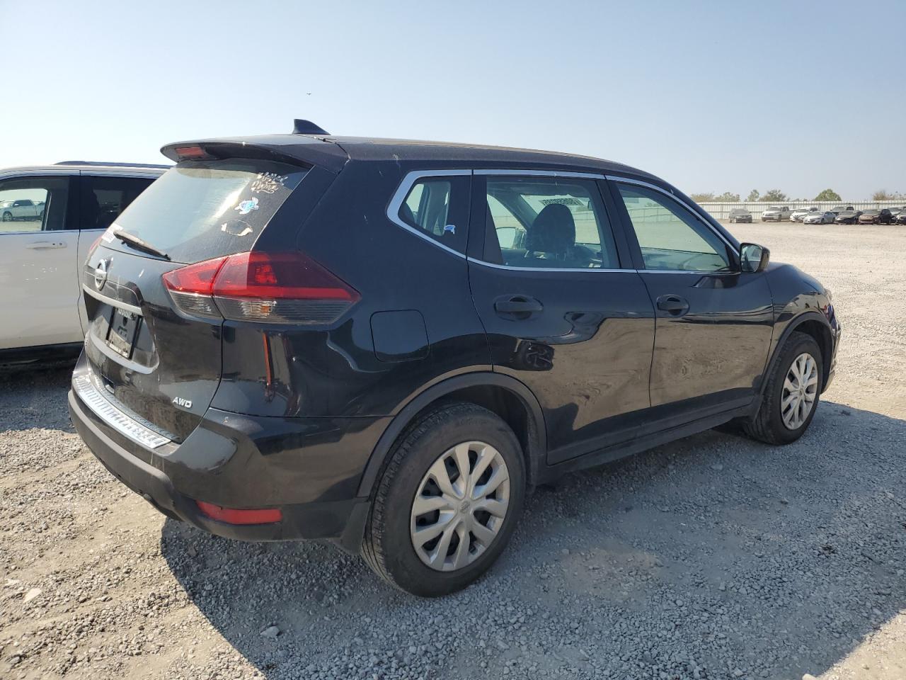 2018 Nissan Rogue S - Фото 3