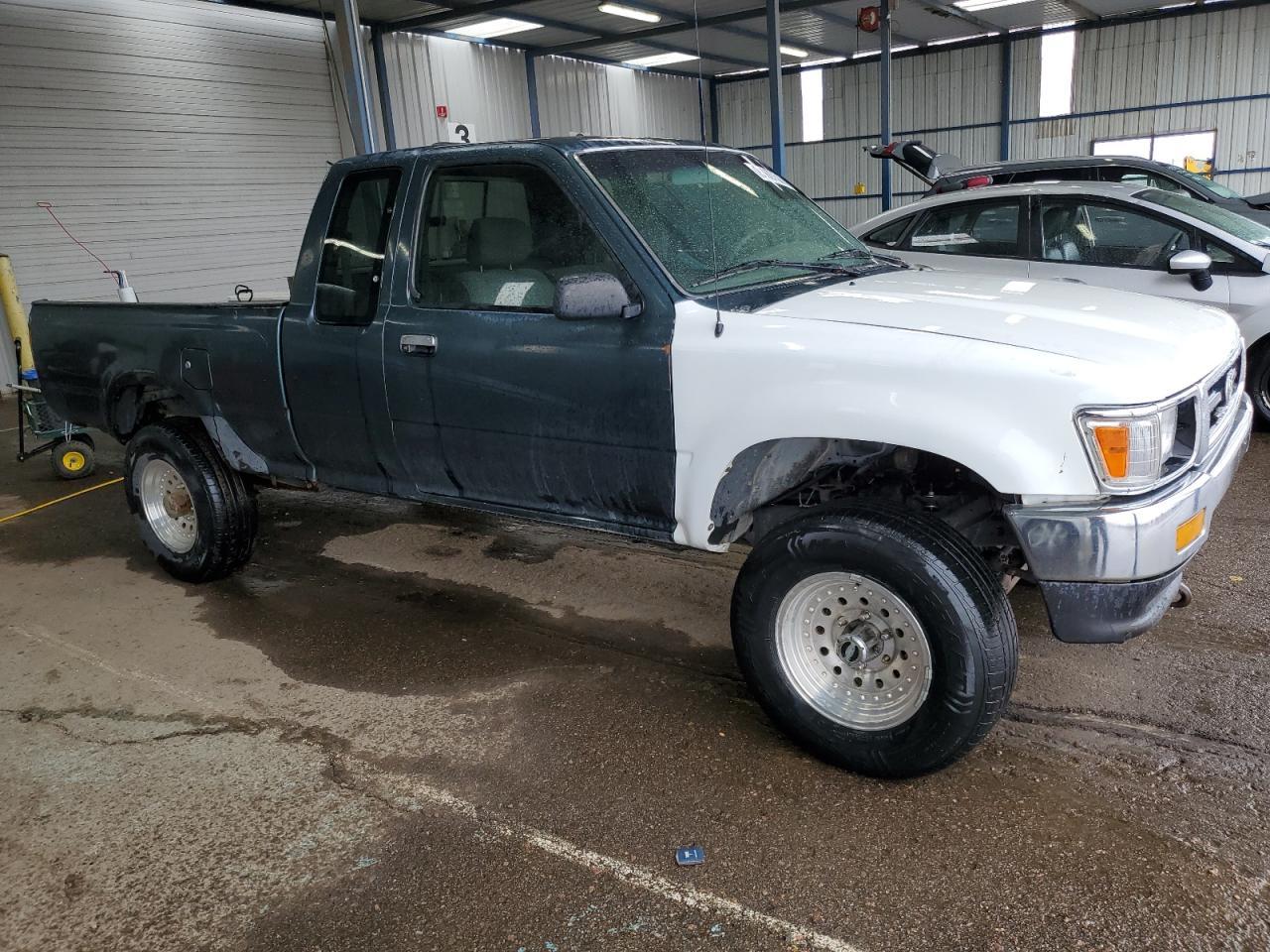 1994 Toyota Pickup 1/2 Ton Extra Long Wheelbase - Image 4