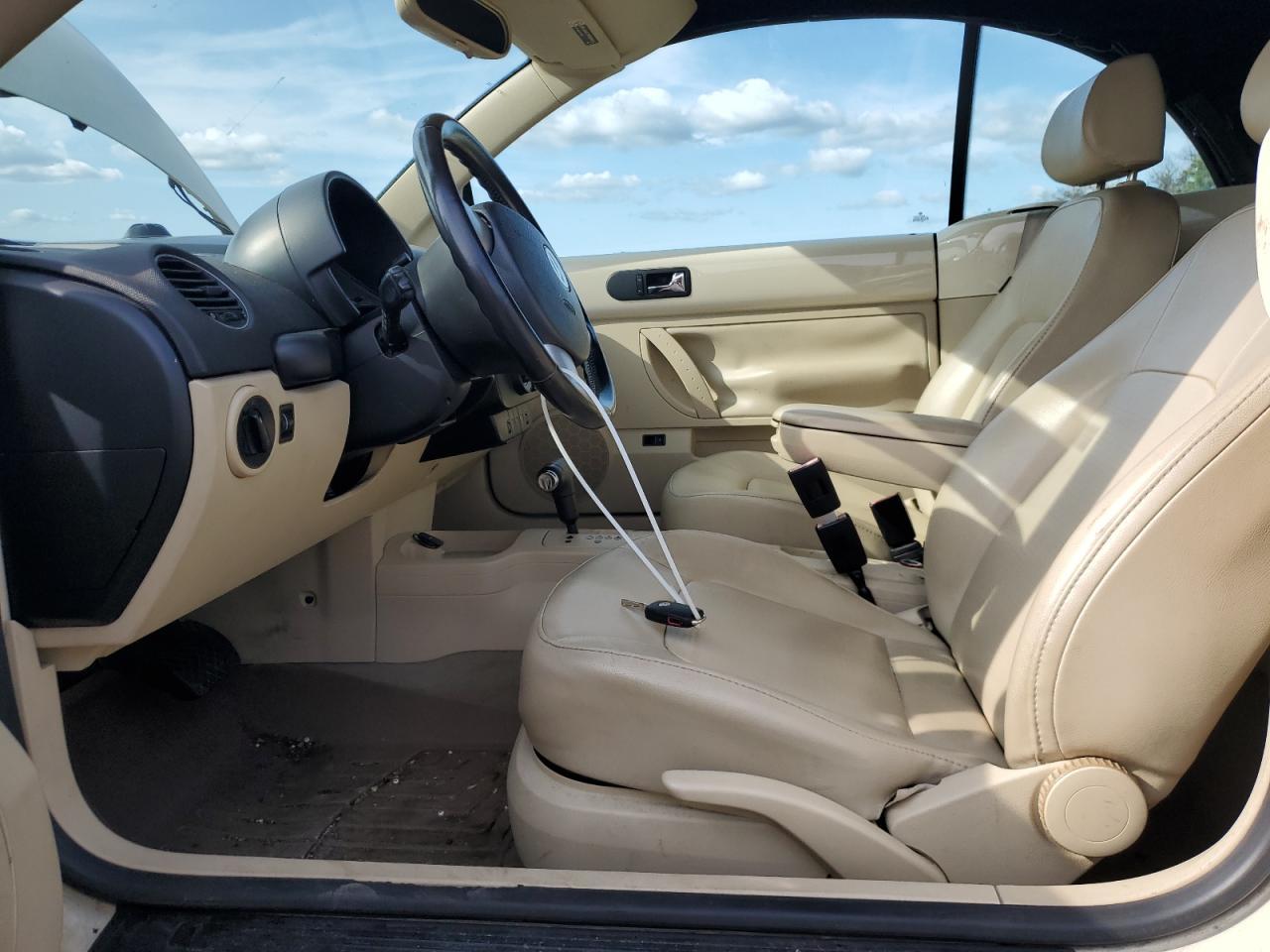 2009 Volkswagen New Beetle S - Фото 7