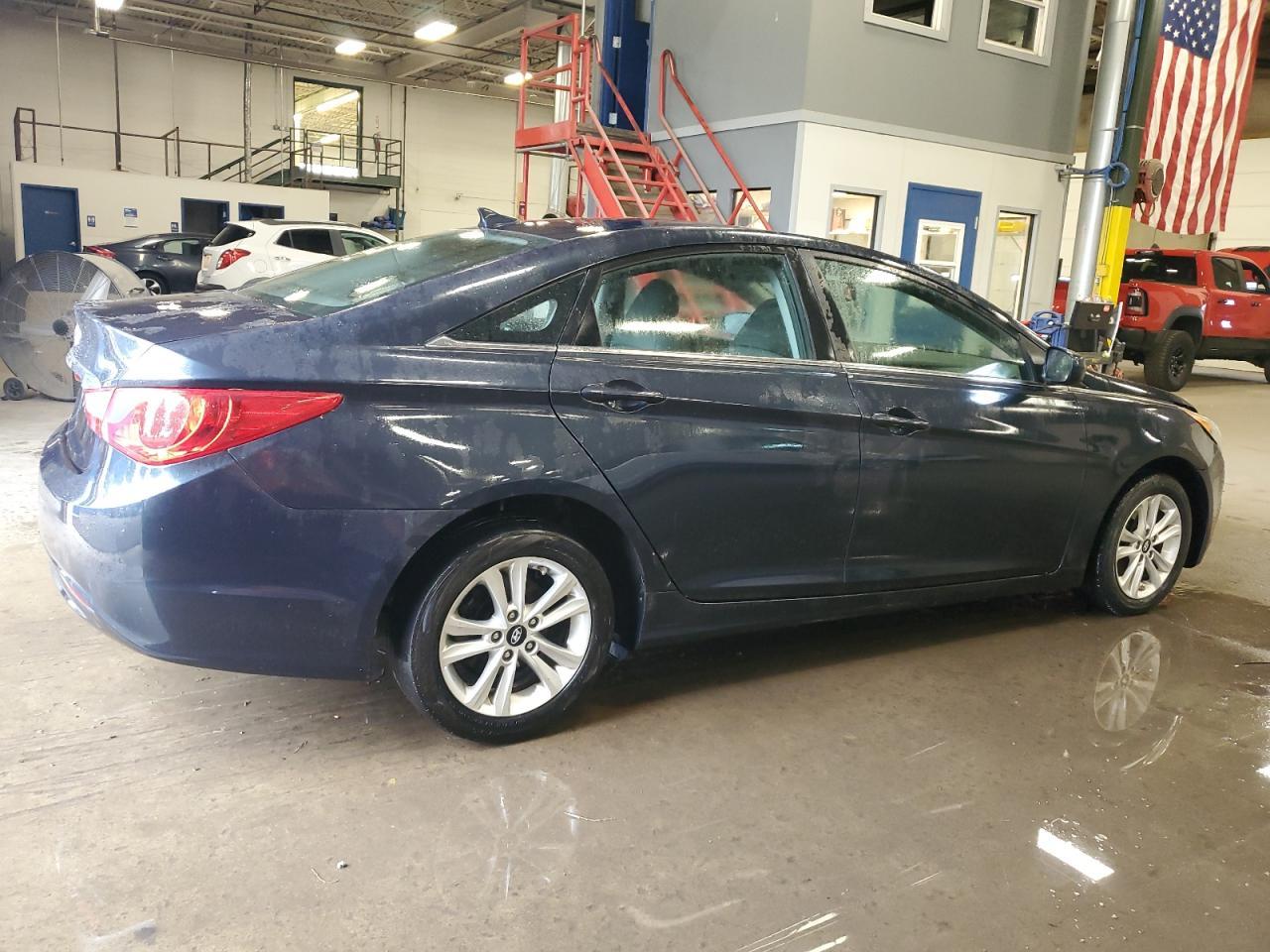 2013 Hyundai Sonata Gls - Image 3